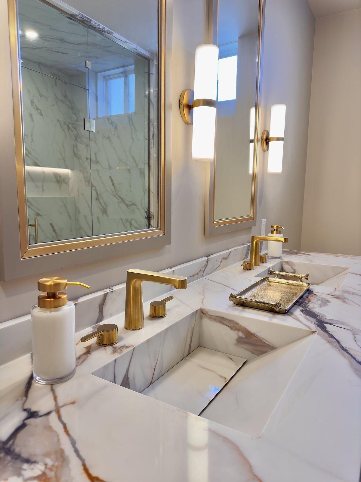 A finished spa ensuite with a freestanding tub